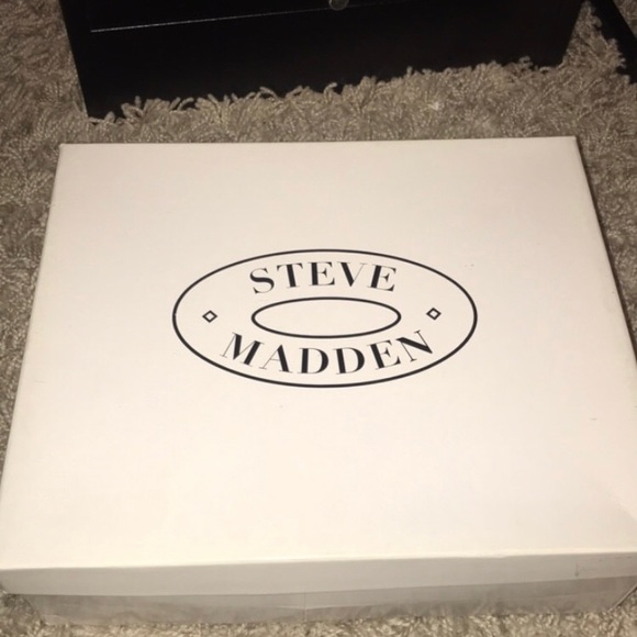 Steve Madden Gladly Lace up Heel booties Bone - Picture 5 of 5